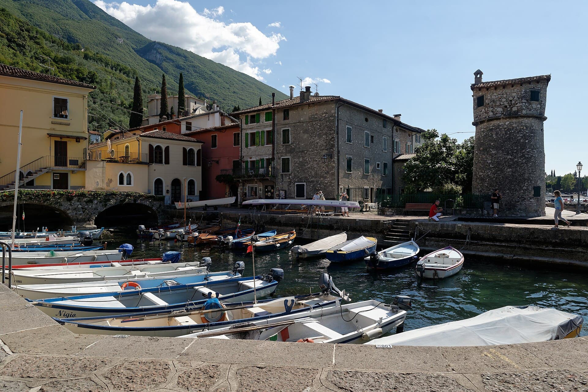 Malcesine met kinderen: kasteel, haventje en het kortste riviertje
